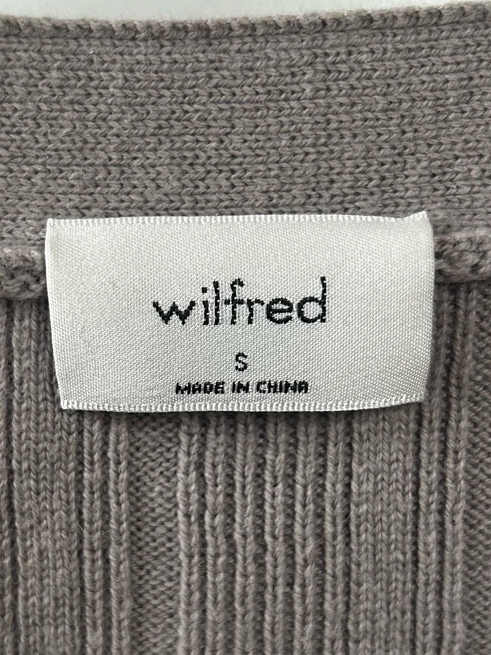 Aritzia Wilfred Plunge Front Cropped Merino Wool Cardigan  in Gray Size Small